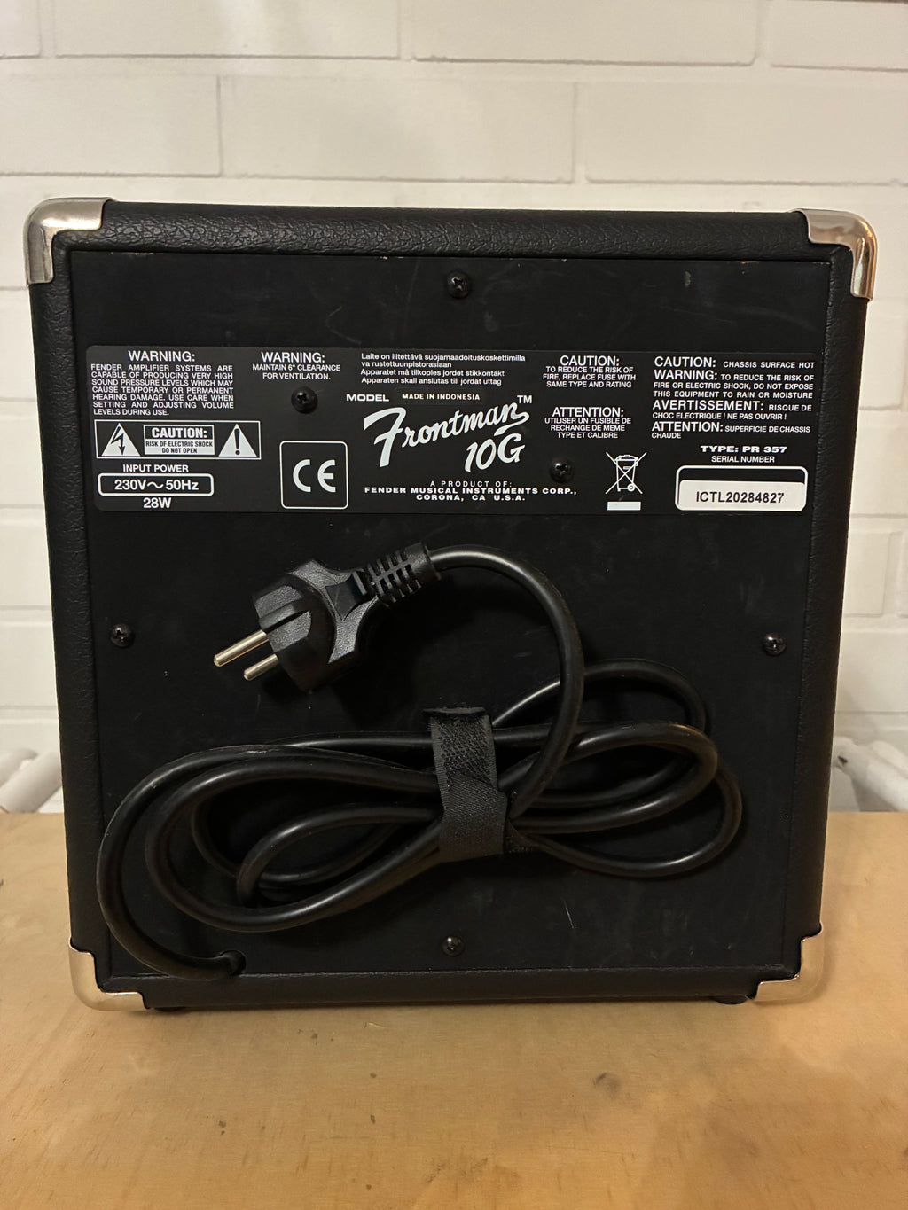 Squier Frontman 10G kitaravahvistin (käytetty)