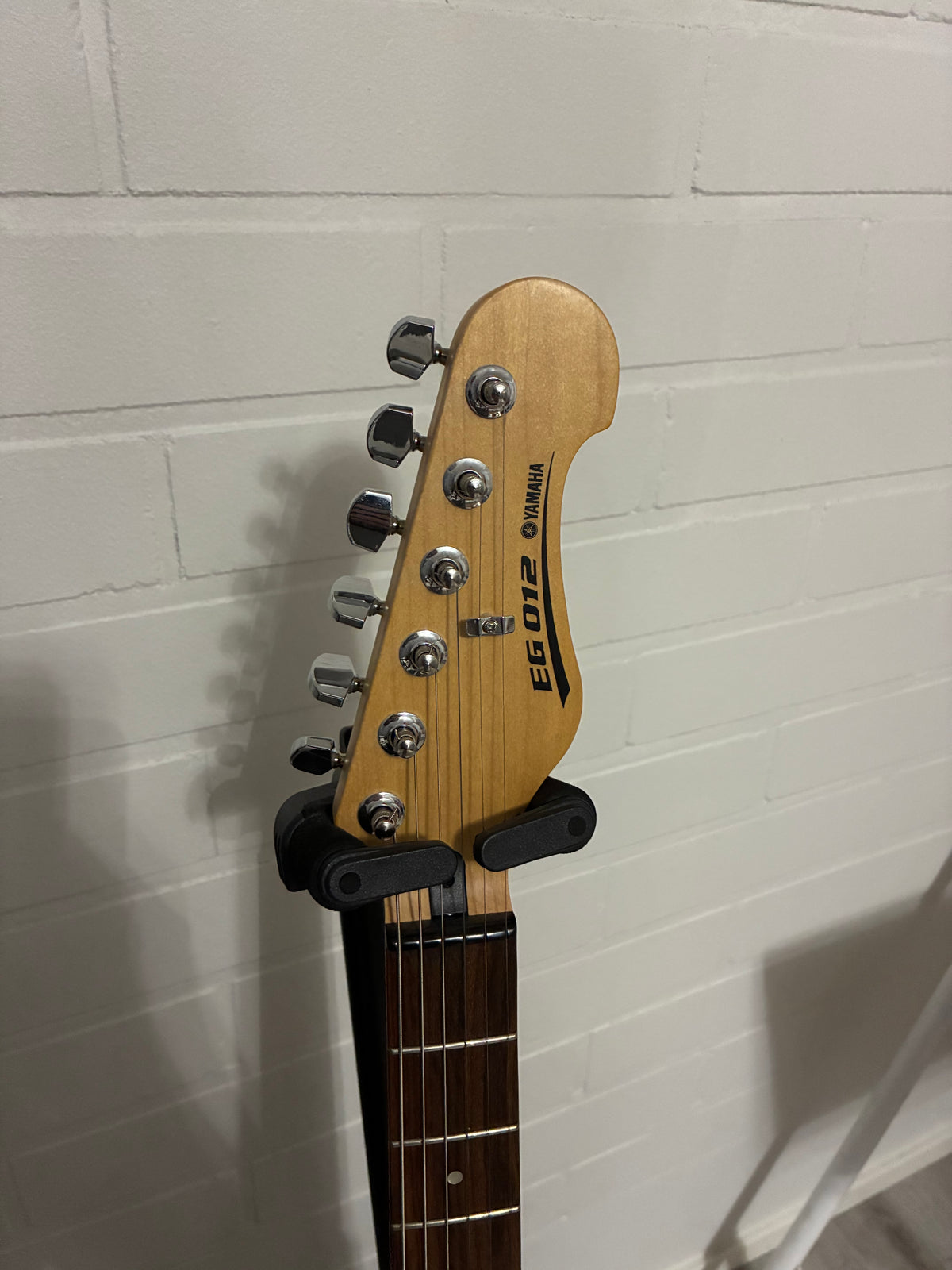 Yamaha EG 012 Sähkökitara (käytetty)