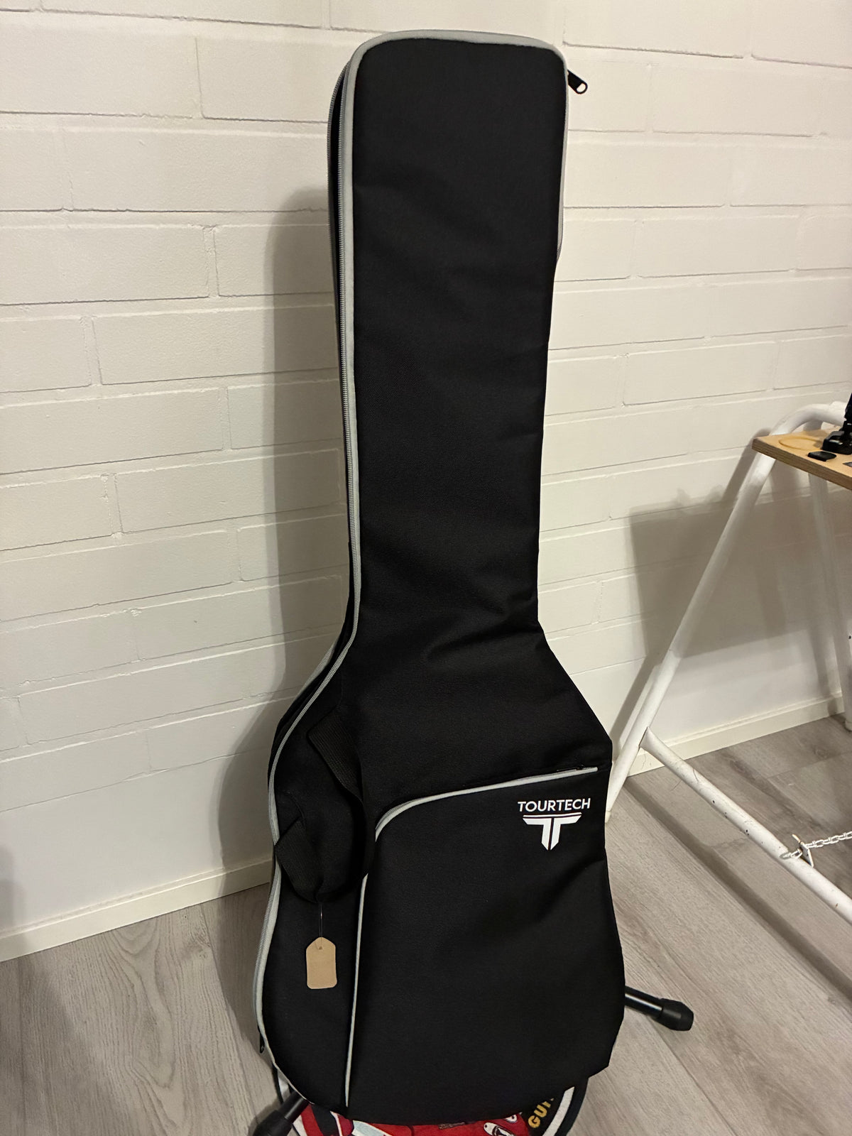 Tourtech kitarapussi (B-stock)